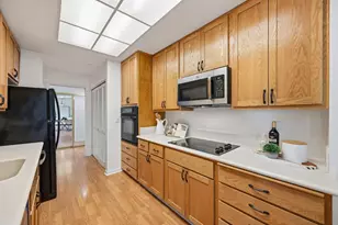 1110 Bayswater Ave 303, Burlingame, CA 94010 - Photo 16