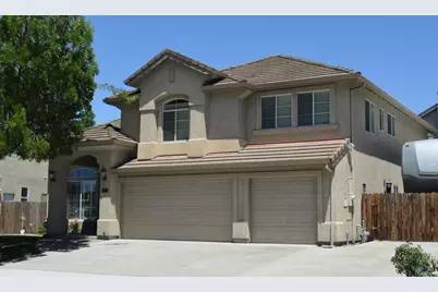 1121 Cypress St, Hollister, CA 95023 - Photo 2