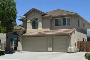 1121 Cypress St, Hollister, CA 95023 - Photo 2