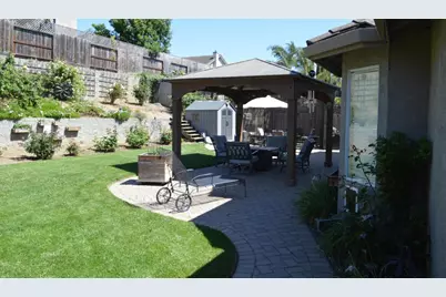 1121 Cypress St, Hollister, CA 95023 - Photo 10