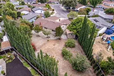 2242 Pyle Ct, Santa Clara, CA 95051 - Photo 4
