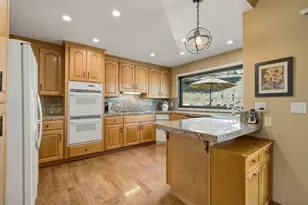 17795 Holiday Dr, Morgan Hill, CA 95037 - Photo 16