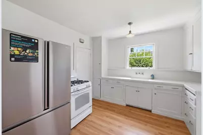 2460 Poppy Dr, Burlingame, CA 94010 - Photo 12