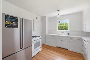 2460 Poppy Dr, Burlingame, CA 94010 - Photo 12