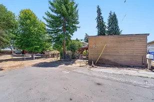 82 Doering Ln, Watsonville, CA 95076 - Photo 2