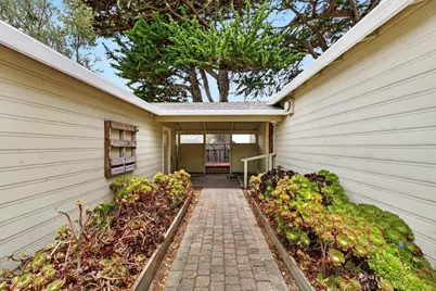 304 Stuart Ave, Pacific Grove, CA 93950 - Photo 4