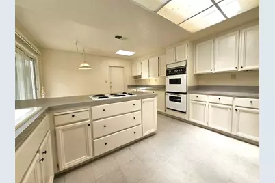 6327 Whaley Dr, San Jose, CA 95135 - Photo 22
