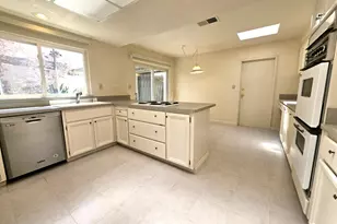 6327 Whaley Dr, San Jose, CA 95135 - Photo 18