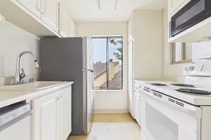 4202 Golden Oaks Ln 4202, Monterey, CA 93940 - Photo 4