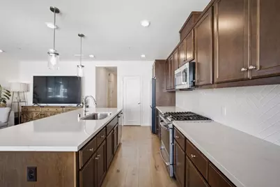493 Cambridge St, San Francisco, CA 94134 - Photo 8