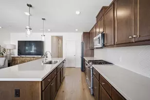 493 Cambridge St, San Francisco, CA 94134 - Photo 8