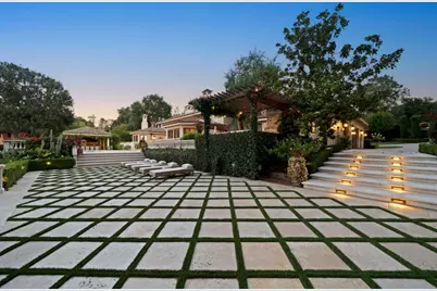 10285 Magdalena Rd, Los Altos Hills, CA 94024 - Photo 60