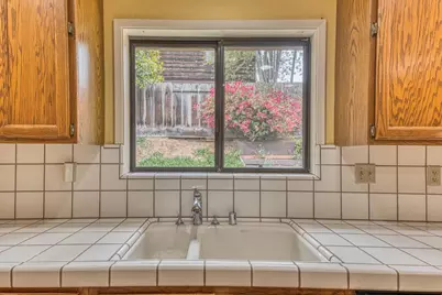 19602 Brentwood Ct, Salinas, CA 93907 - Photo 16