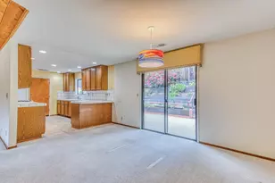 19602 Brentwood Ct, Salinas, CA 93907 - Photo 12