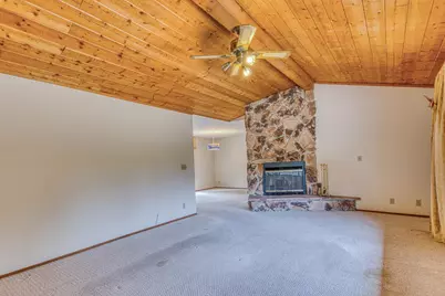 19602 Brentwood Ct, Salinas, CA 93907 - Photo 10