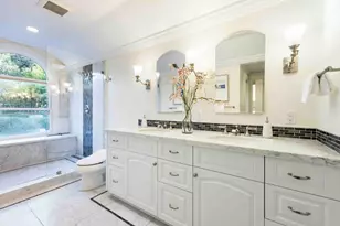 25933 Alicante Ln, Los Altos Hills, CA 94022 - Photo 22