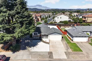 8431 Wayland Ln, Gilroy, CA 95020 - Photo 2