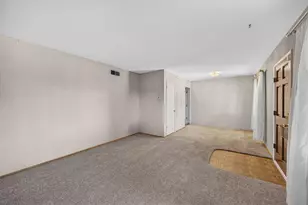8431 Wayland Ln, Gilroy, CA 95020 - Photo 6