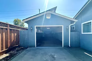 8431 Wayland Ln, Gilroy, CA 95020 - Photo 2
