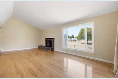 1135 Manning Ct, San Martin, CA 95046 - Photo 10