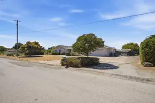 1135 Manning Ct, San Martin, CA 95046 - Photo 72
