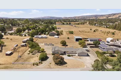 1135 Manning Ct, San Martin, CA 95046 - Photo 74