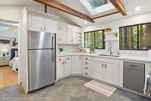 24250 Glenwood Dr, Los Gatos, CA 95033 - Photo 18