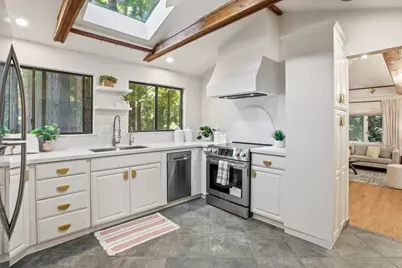 24250 Glenwood Dr, Los Gatos, CA 95033 - Photo 16