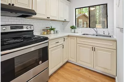 24250 Glenwood Dr, Los Gatos, CA 95033 - Photo 30