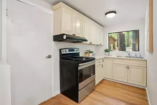 24250 Glenwood Dr, Los Gatos, CA 95033 - Photo 34