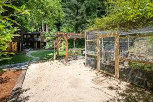 24250 Glenwood Dr, Los Gatos, CA 95033 - Photo 40