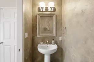 13565 Wendy Ln, Saratoga, CA 95070 - Photo 20