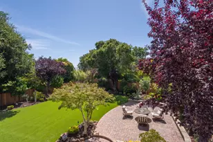 49 W Summit Dr, Redwood City, CA 94062 - Photo 2