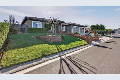 160 Dan Dr, Hollister, CA 95023 - Photo 2