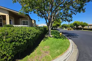 141 Chateau La Salle Dr 141, San Jose, CA 95111 - Photo 2