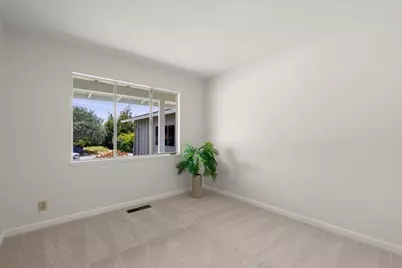 2475 Briarwood Dr, San Jose, CA 95125 - Photo 18
