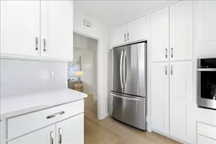 2000 Howard Ave, San Carlos, CA 94070 - Photo 32