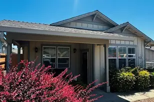 136 Cottage Cir, Murphys, CA 95247 - Photo 2