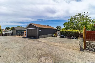 843 W I St, Benicia, CA 94510 - Photo 42