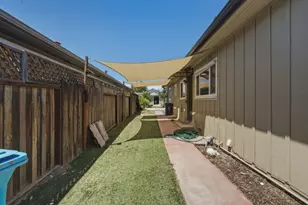 530 B St, Hollister, CA 95023 - Photo 32