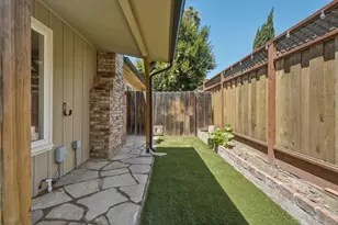530 B St, Hollister, CA 95023 - Photo 8