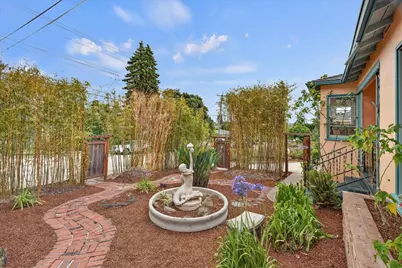 1453 Laurel St, Santa Cruz, CA 95060 - Photo 32