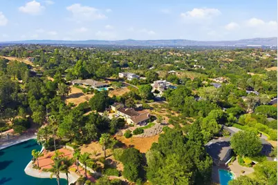 25900 Vinedo, Los Altos Hills, CA 94022 - Photo 50