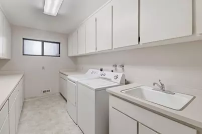 701 Christine Dr, Palo Alto, CA 94303 - Photo 42