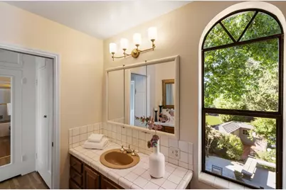 1386 Hillside Cir, Burlingame, CA 94010 - Photo 30