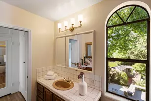 1386 Hillside Cir, Burlingame, CA 94010 - Photo 30