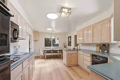 2260 Gunar Dr, San Jose, CA 95124 - Photo 10