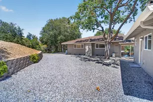 12800 Dianne Dr, Los Altos Hills, CA 94022 - Photo 30
