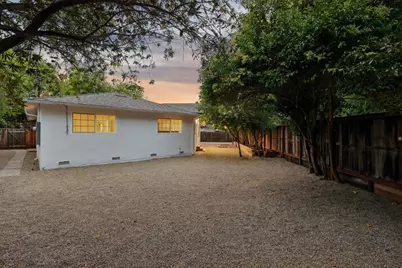 852 Ross Ct, Palo Alto, CA 94303 - Photo 2