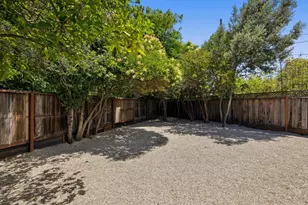 852 Ross Ct, Palo Alto, CA 94303 - Photo 30